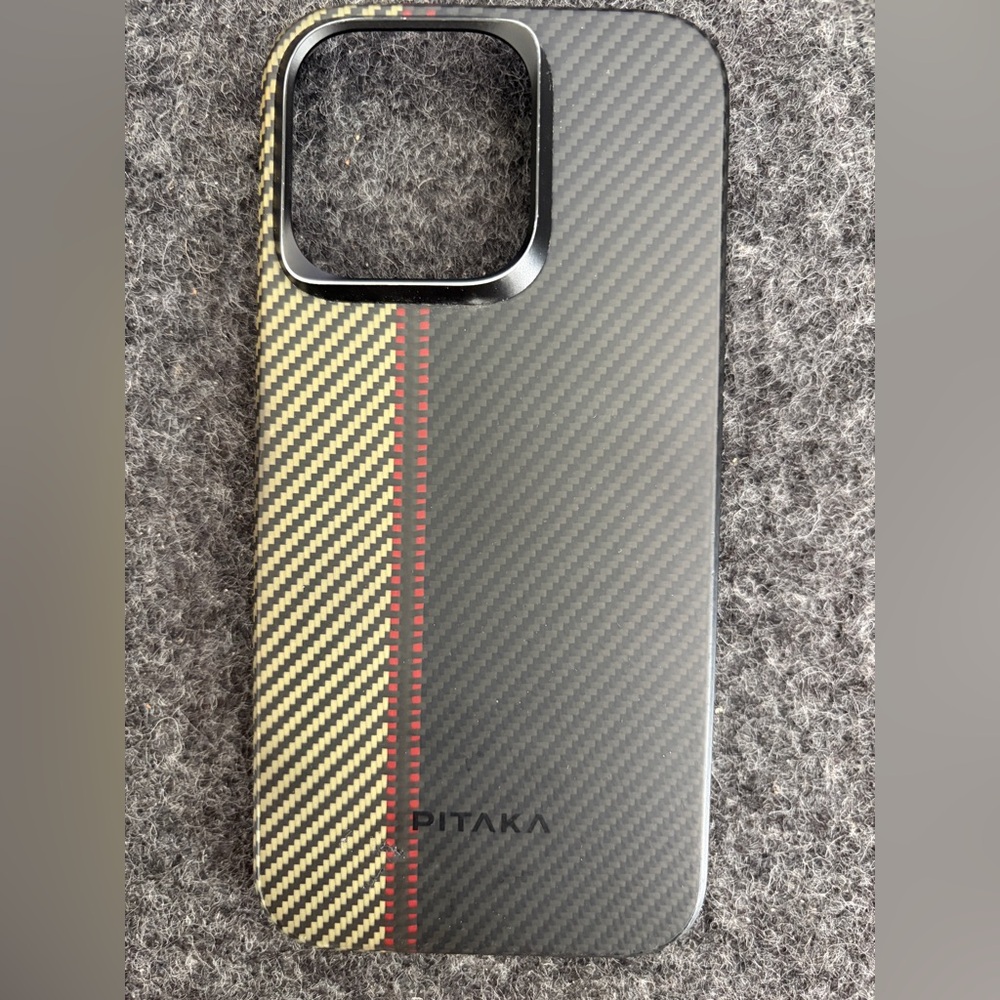 Pitaka Aramid Fiber iPhone 15 Pro Case